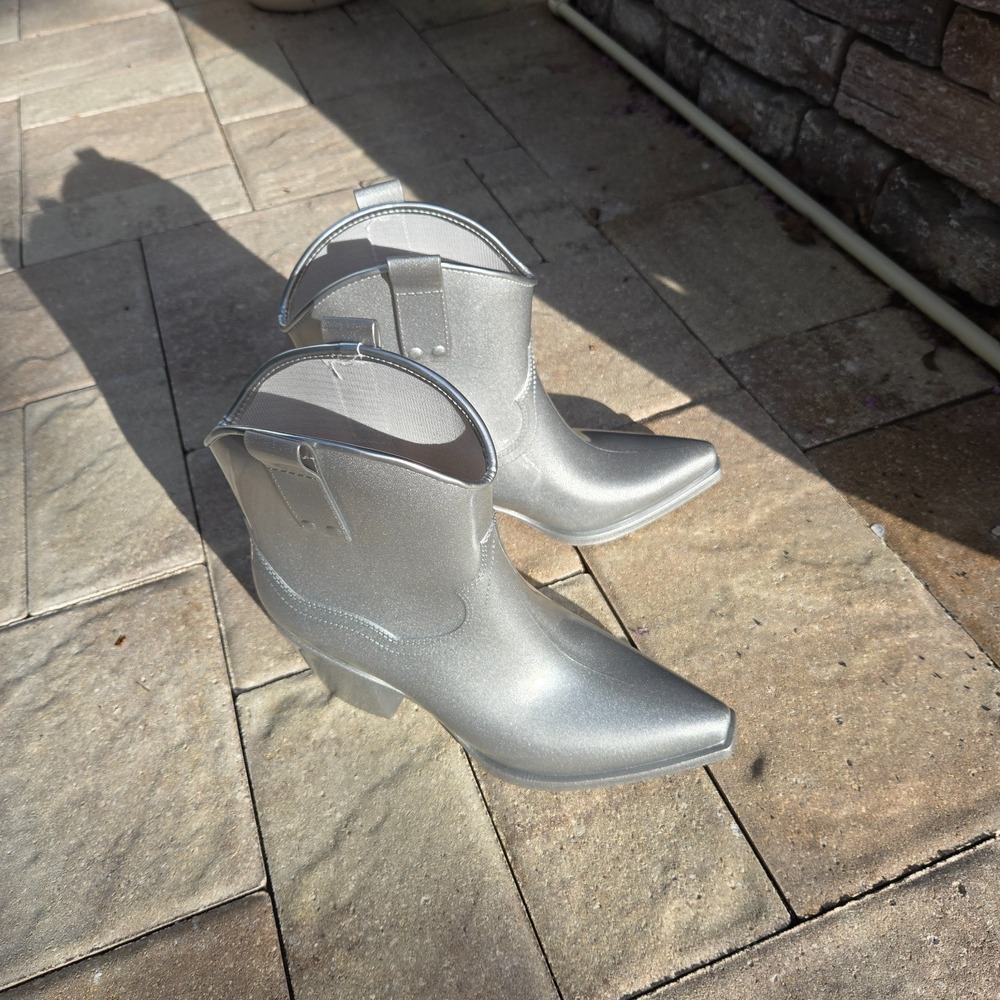 Beach by Matisse Womens Silver Ankle Boots Size 7 Cowboy Chic Disco
